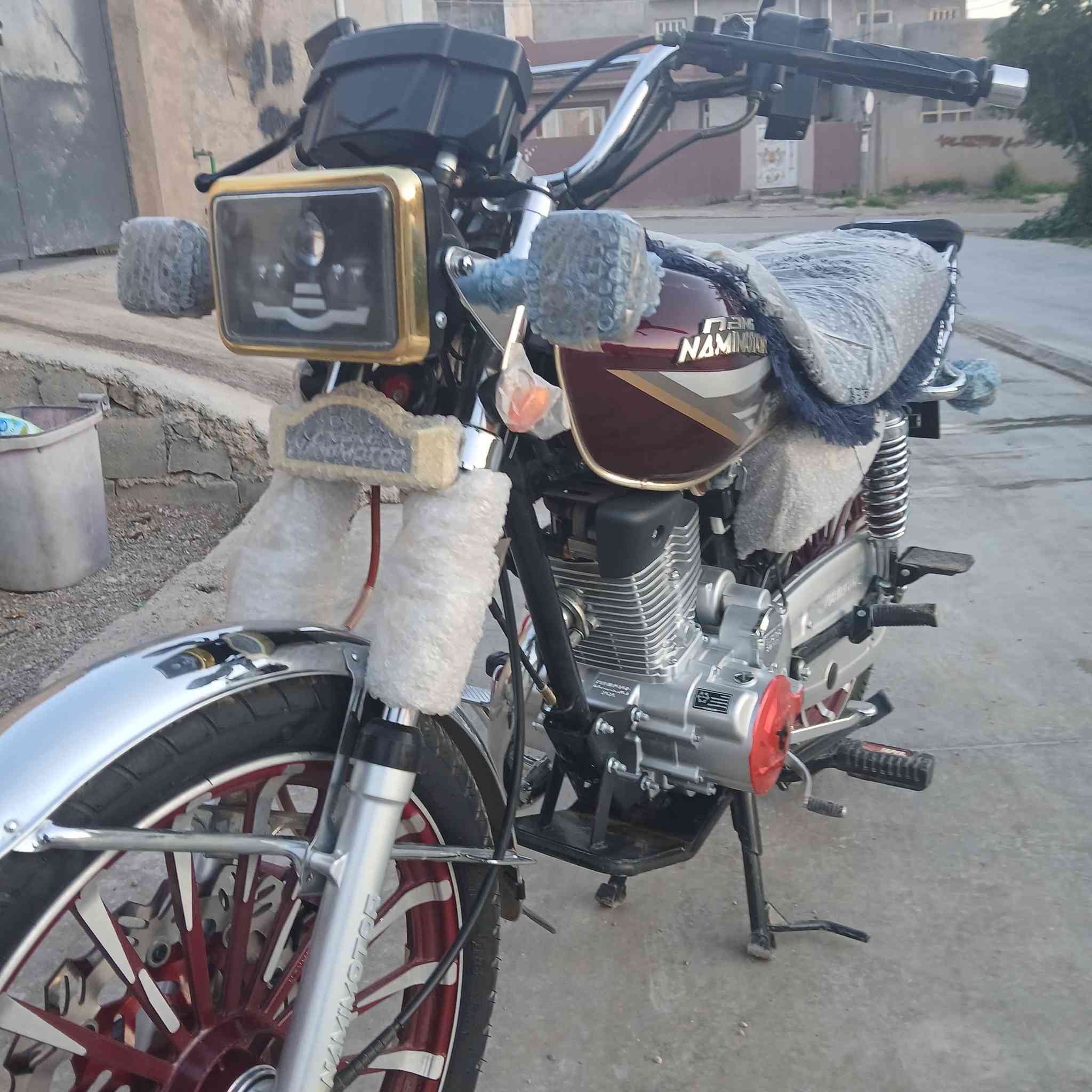 سلام عليكوم دراجه لبيع موديل 25 خمسه كير محرك 150 دراجه اخو صفر صانوصه ايس 400 جديد سعر خاص رقم  ***********
