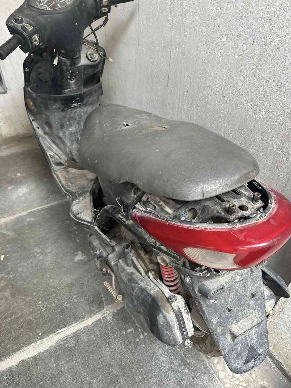 ‏دراجة اكزز￼ للبيع كوم حديد 200 وبيها مجال كاملة نقص كفرات ￼


**إذا كنت صاحب هذا الإعلان وتريد حذفه لأي سبب، رجاءا أرسل رسالة إلى الدعم الفني**