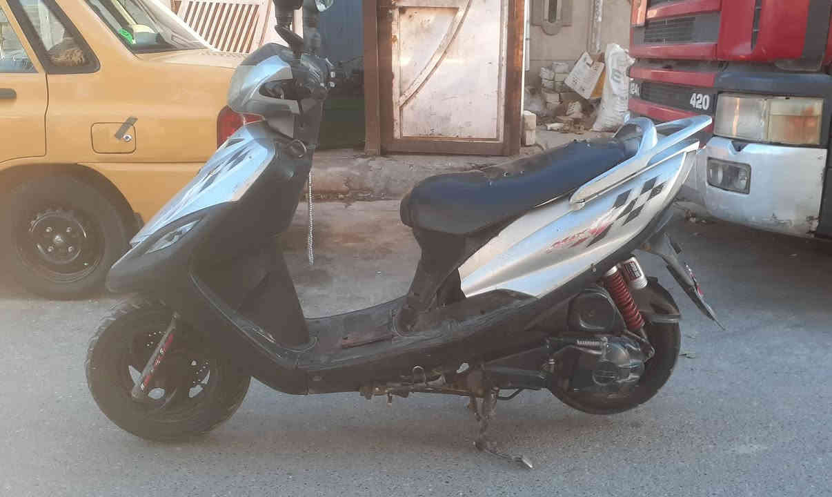 السلام عليكم دراجه ماكس للبيع جاهزه شغاله كهربائيات شغله هندر وسلف للاستفسار ع الرقم *********** واتساب
