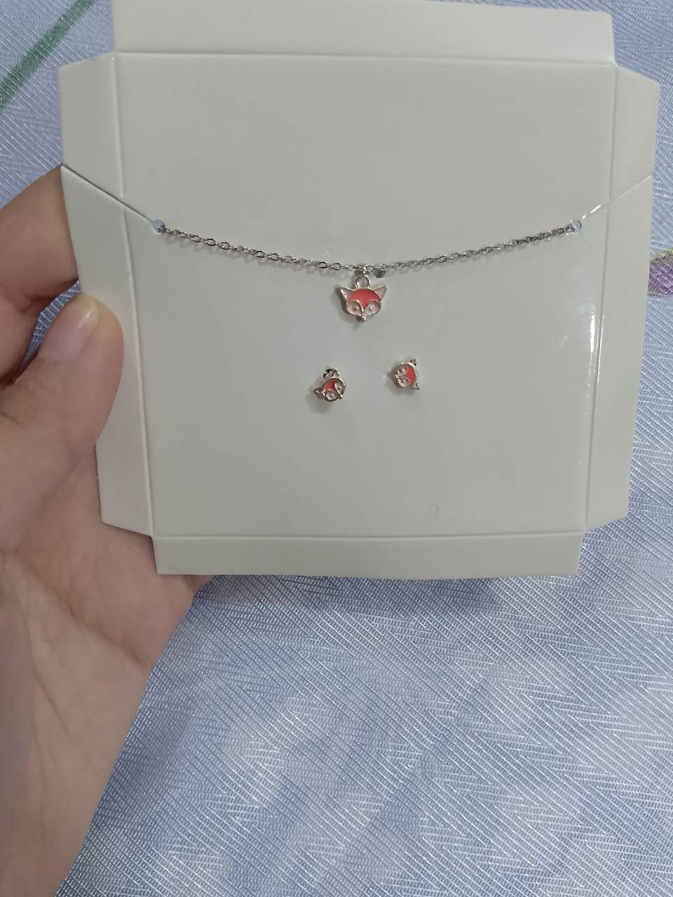 كلاده وتراجي فضه مال اطفال مختوم كل القطع 925 سعر 15 مع توصيل علئ اول تم


**إذا كنت صاحب هذا الإعلان وتريد حذفه لأي سبب، رجاءا أرسل رسالة إلى الدعم الفني**