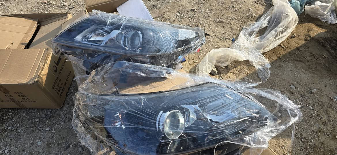 السلام عليكم
تخفيضات تحطيم الأسعار لفترة محدودة 
لايت وامرايات وسماعات وبلكات ناريه مستعمل حاوية اصلي 
للإستفسار الاتصال بالرقم ***********
