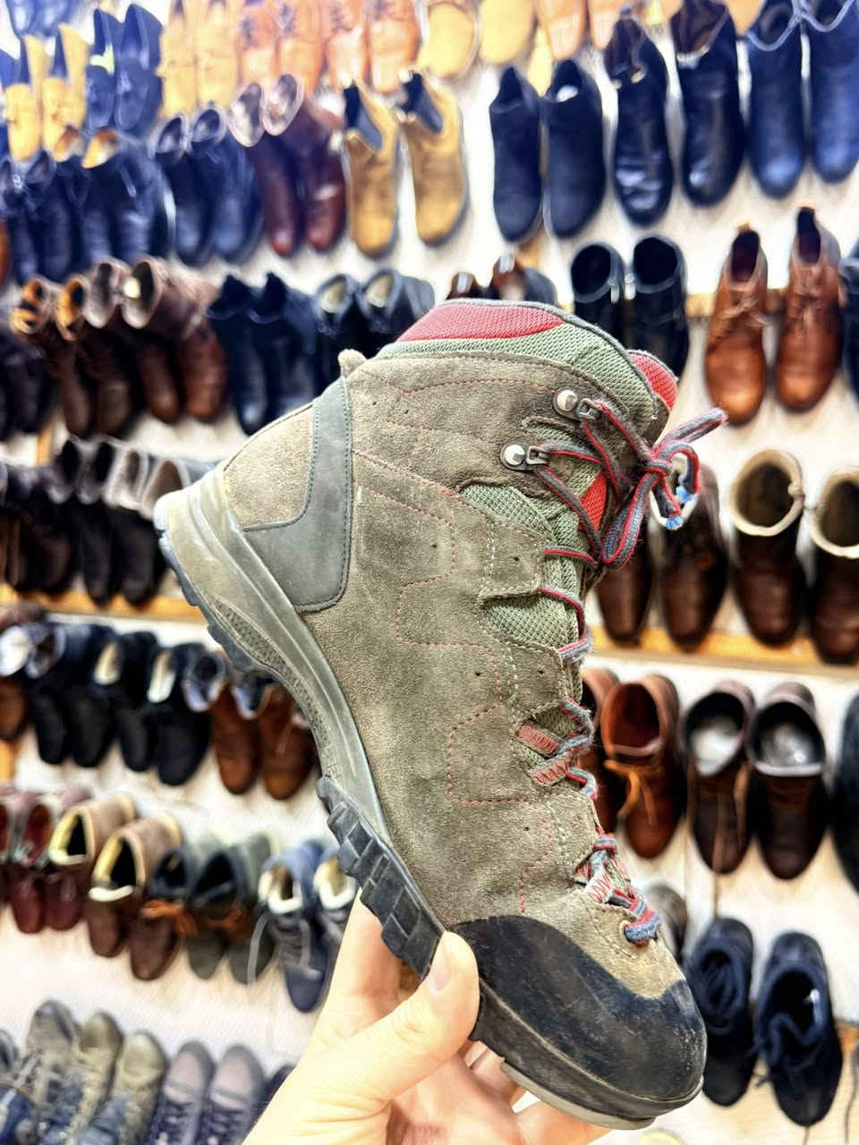 ️ قياس: 44
✔️ جودة عالية ونظيف جداً
✔️ مريح وخفيف بالمشي
✔️ مناسب للطلعات اليومية والشغل

💰 السعر: لقطة وبسعر مناسب

🚚 توصيل متوفر لكل المحافظات
📞 للحجز والاستفسار واتساب: ***********
#كركوك #العراق #احذيه #احذية_رجالي #باله_اوربي #تخفيضات #ماركات #شوزات #عرض #حذاء #قياس44
