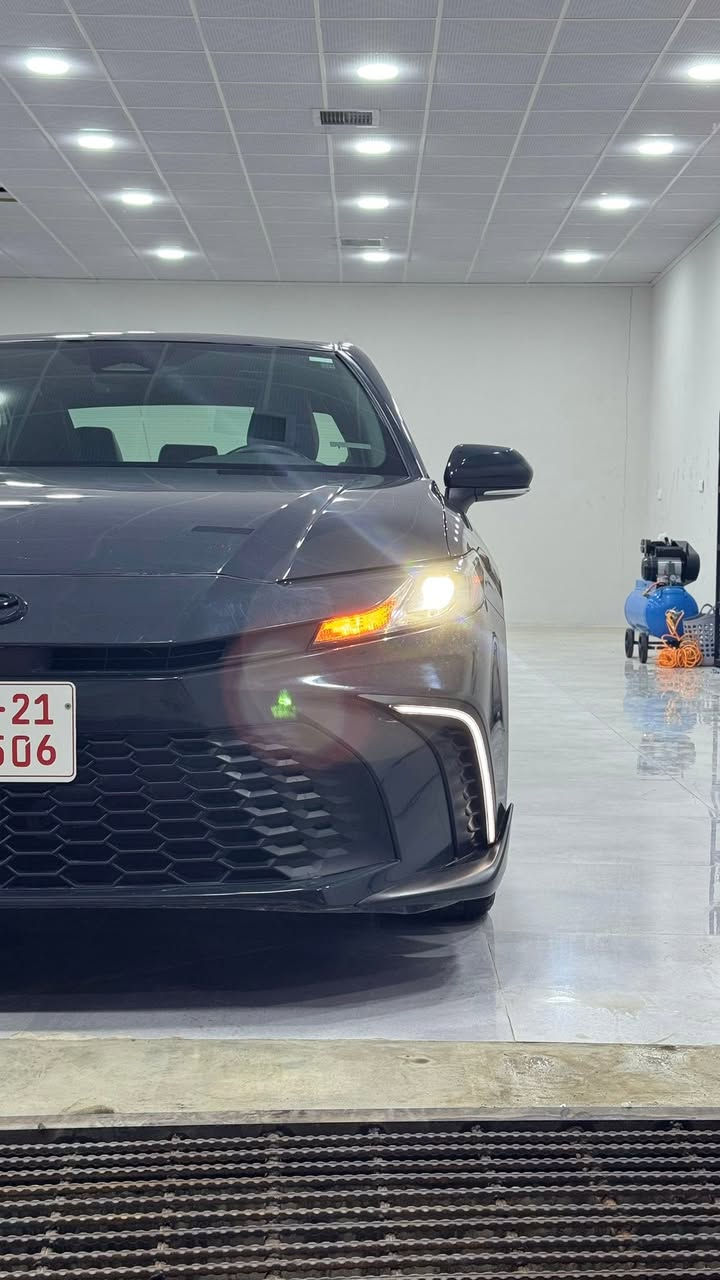 Toyota Camry 2025
.
مواصفات SE Plus 
.
مکینە هایبرد ٢.٥ لتر 
.
لون سمنتی 
.
بصمە .
فتحە .
شاشە.
کامرە .
رادار ٣٦٠ .
گیر شفت ( سبورت)
گیج دیجیتال .
کشنات جلد .
کشنات تدفئة.
اوتو ستارت .
اوتو هولد .
تحديد مسار .
مانع تصادم .
كاربلي . 
وضعيات قيادة
.
ضرر: جاملغ سكن بارد و جاملغ خلفي كلير امريكا و شوية من بنيد تكحيل ، صور حادث موجود، رقم الشاصي :
4T1DAACK8SU068314
للسعر و التفاصيل:
***********
.
مکان السیارە کلار 

سیارە كاتي ( بدون رقم)
