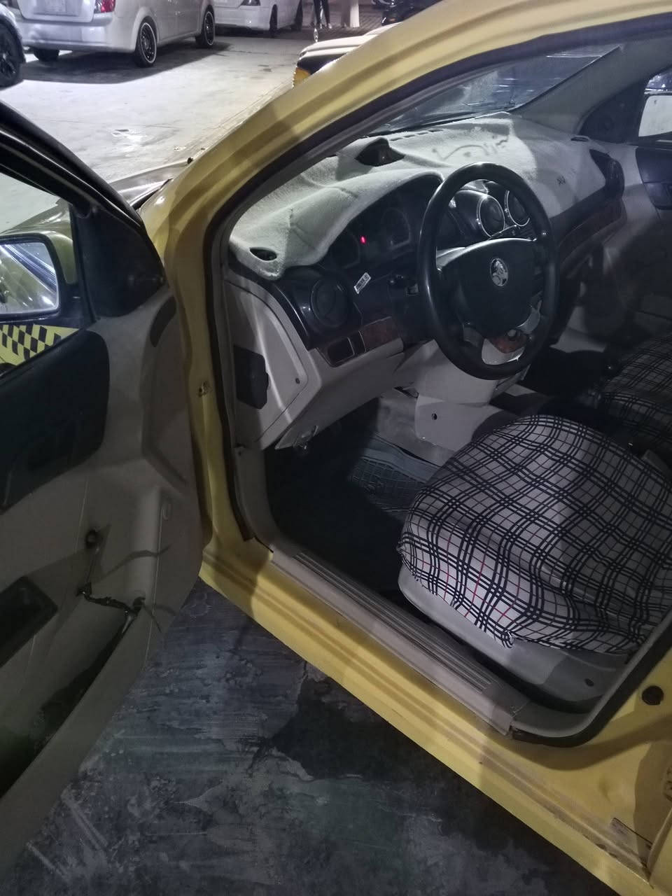 السلام عليكم 
افيو 2011 للبيع 
رقم نجف انكليزي 
سنويته 2027
مصفره هيئه وغرامات
كير ومكينه وحداديه مكفولات 
كهىبائياتها كله شغاله 
السياره جاهزه 
سعره 45 وبيه مجال
للأستفسار ***********
