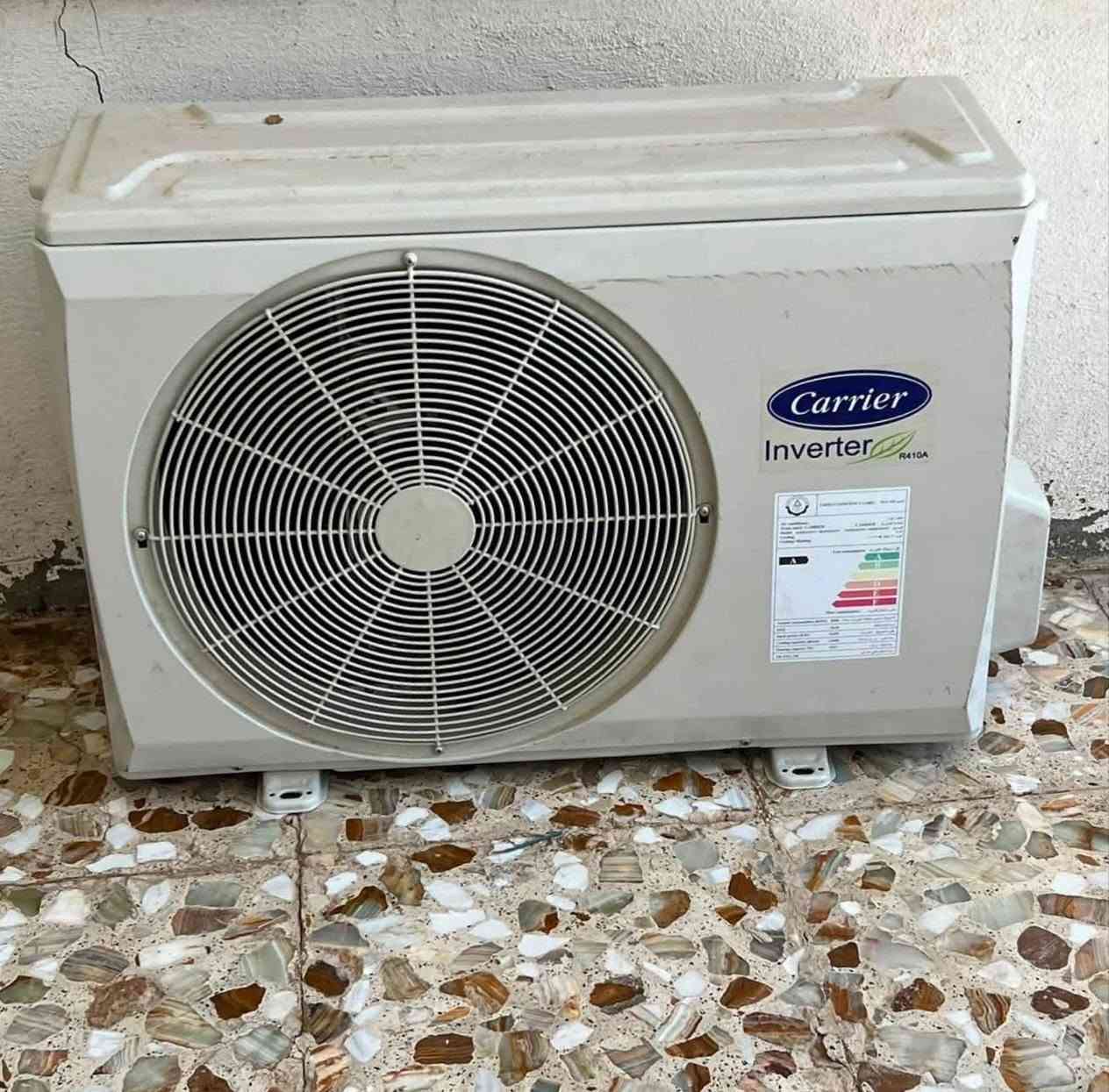 سبلت كارير (انفيرتر)1طن يشتغل على المولد يسحب 3 امبير جهاز نظيف تدفئة وتبريد نظافة 95٪ ملحقاتة كاملة السعر325 رقم الهاتف ***********3 مكاني كربلاء مامتواجد على الفيس.
