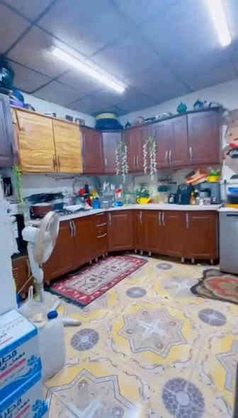 المساحه 90
العنوان لاصمعي الجديد 
غرفتين وديوانيه ومطبخ وحمام و تواليت 
السعر 33وبيها مجال 
بس مكاتبه ويه ابو مجلس البلدي استفسار اتصال ***********
