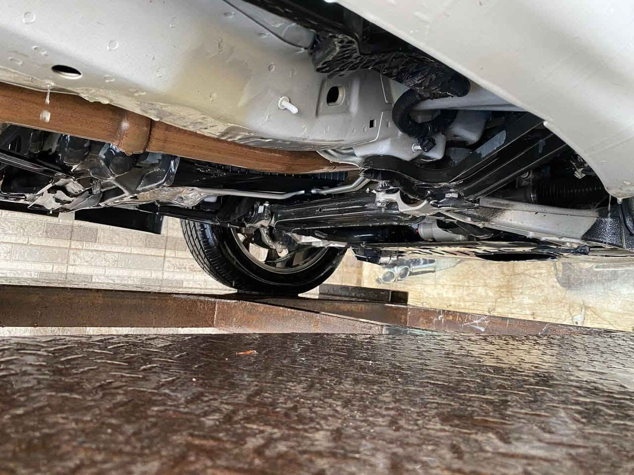 دوج دورانكو خليجي 2020 GT رقم بغداد معروفه مواصفات ال GT
محرك V6 سعة 3.6 لتر  اطارات 20 بوصة ، شاشة 8.4 بوصة، فتحة سقف، ومصابيح LED، كشافات ضباب LED، مصابيح أمامية زنون، صندوق كهربائي.
الغرفه الداخلية  كشنات متصل 7 مقاعد (جلد)، مقاعد أمامية تدفئه مع ذاكرة، شاشة ترفيه 8.4 بوصة تدعم Apple CarPlay و Android Auto.
تحذير النقطة العمياء، حساسات خلفية، كاميرا خلفية، نظام مانع للتصادم تشغيل عن بعد، محدد سرعة، نظام توجيه رياضي. 
السعر 
الحادث  طعجه بسيطه بخشم الچاملغ الامامي عكس السائق مسافه شبر ومصبوغ فقط لاغير 
السياره مكفوله من كل النواحي ماعدا خشم الجاملغ  مثل ما مذكور مكان السياره ميسان العماره  
للاستفسار الاتصال على الرقم


**إذا كنت صاحب هذا الإعلان وتريد حذفه لأي سبب، رجاءا أرسل رسالة إلى الدعم الفني**