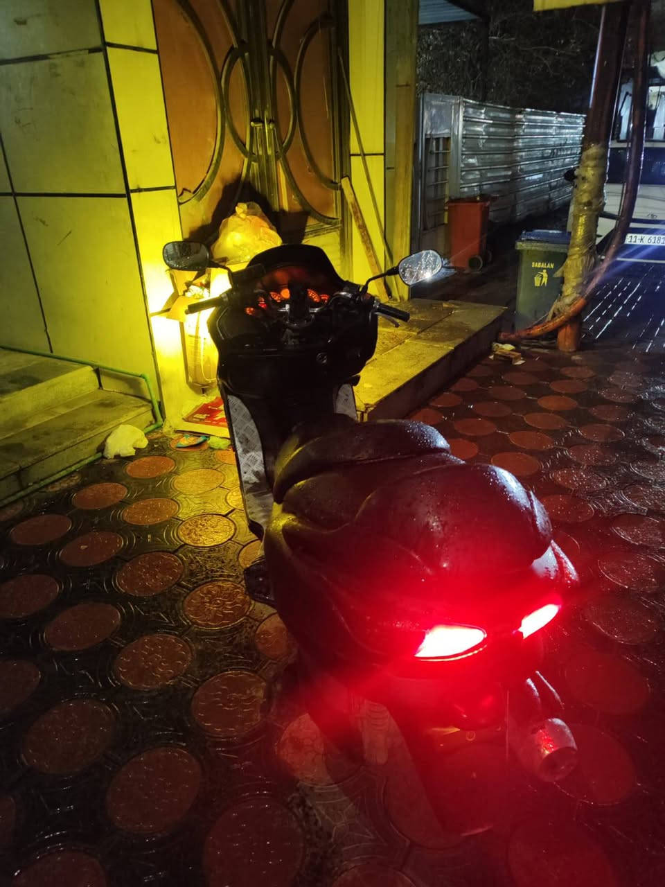 فورزا صفر صفر 8 للبيع
كفرات 80%
الرون 1 ونص ثابت
حماوة جوة النص ما تصعد
دراجه مابيها كل نقص
مكينة شرط مكفولة
كهربائياته كلها شغاله
منضومه امبيثري.
السعر 600


**إذا كنت صاحب هذا الإعلان وتريد حذفه لأي سبب، رجاءا أرسل رسالة إلى الدعم الفني**