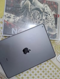 آيباد ٨ • ٣٢ • شغال