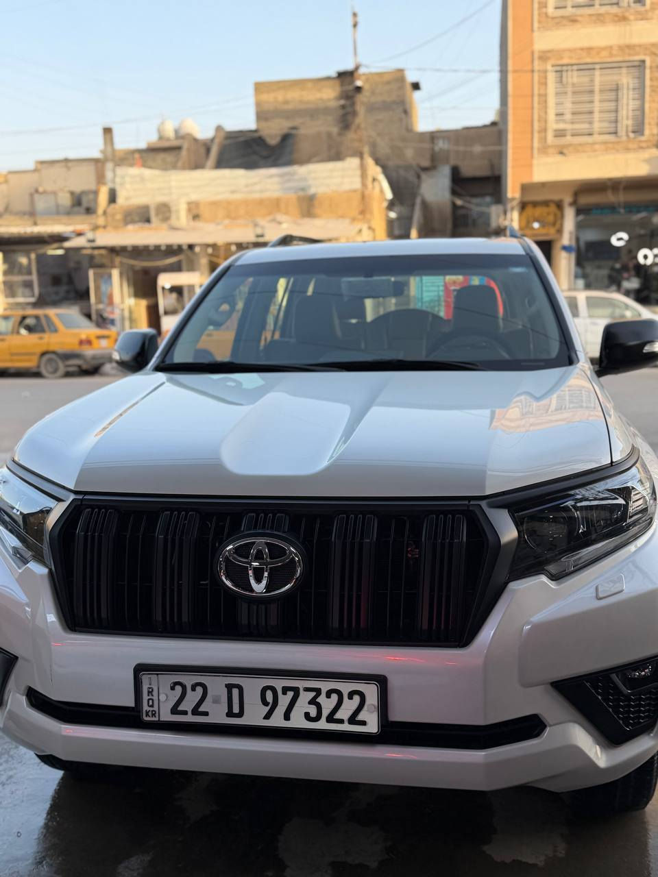 برادو ٢٠٢٣ وكالة جيهان ٧ راكب كفالة عامة ماشية ٣١
مقعد السائق كهربائي   
 • نظام تحكم تلقائي في درجة الحرارة   
 • نظام تشغيل عن بُعد 
  نظام مفتاح ذكي   
 شاحن لاسلكي 
حساسات وقوف.  
 • نظام تثبيت سرعة 
 • تحكم على المنحدرات 
 • مانع انزلاق / نظام 4×4
مصابيح أمامية LED   
 فتحة سقف 
السعر ٤٧٠ $ رقم اربيل  شرط التحويل مكان السيارة بغداد  المشتل ***********
