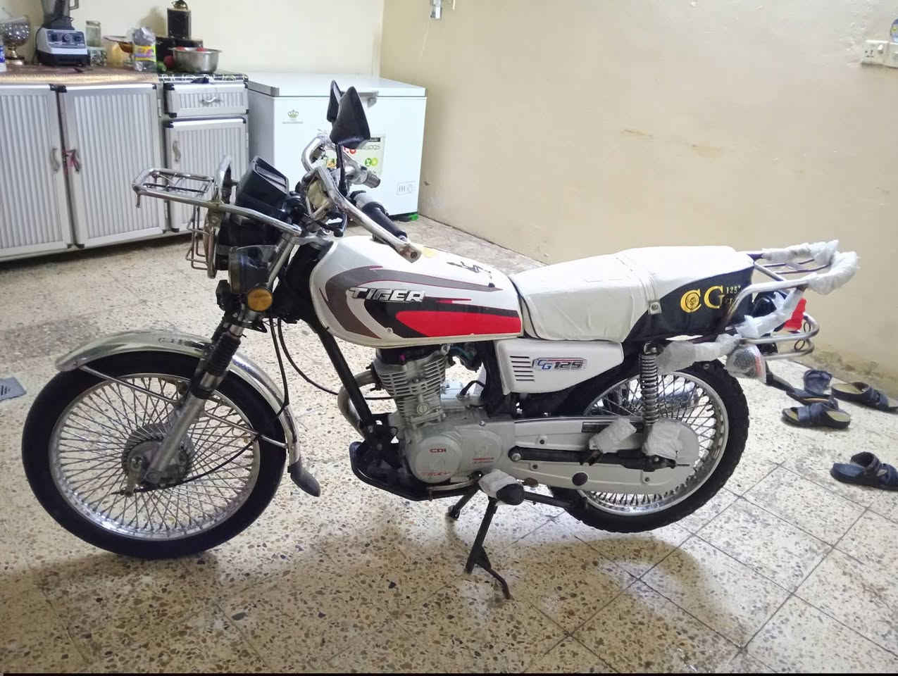 السلام عليكم اخوان تايكر 2020 ماكينه بس ولفات مفتوحه ماكينه بصمه وايرمانيه كلها شغاله ومكاني ايسر حي البكر السعر 470 وبي مجال بسيط شراي انتصل ***********
