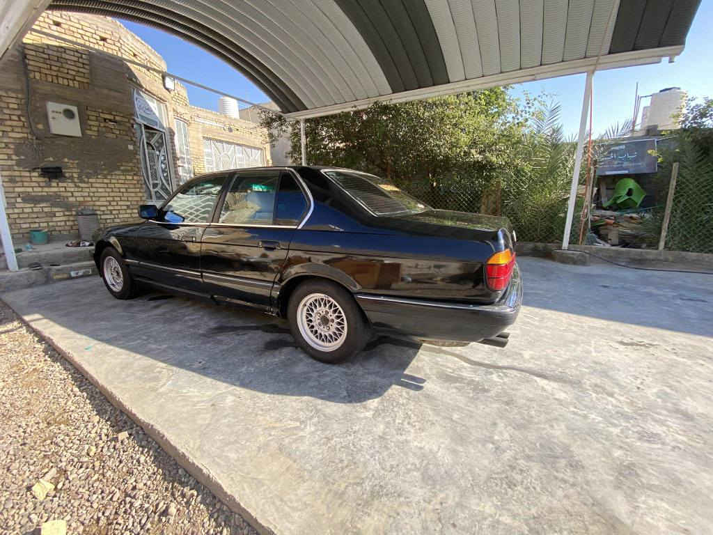 سياره مصبوغه عام جماليه
حجم ٧٣٥
محرك ٣٥مفتوح
موديل ٩٠
رقم واسط 
سنويه لل٢٩
للاتصال *********** البصرة, العراق
