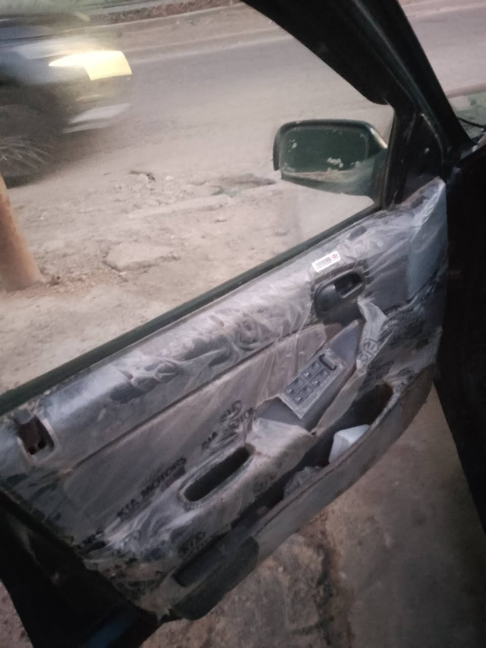 سلام عليكم كيا سيفيا للبيع موديل 93مصبوغه عام لجماليه بدونه ضرر محرك مفتوح وكير مكفولات عنوان بغداد الدورة حي آسيا سعر35 وبيه مجال بسيط رقم ***********
