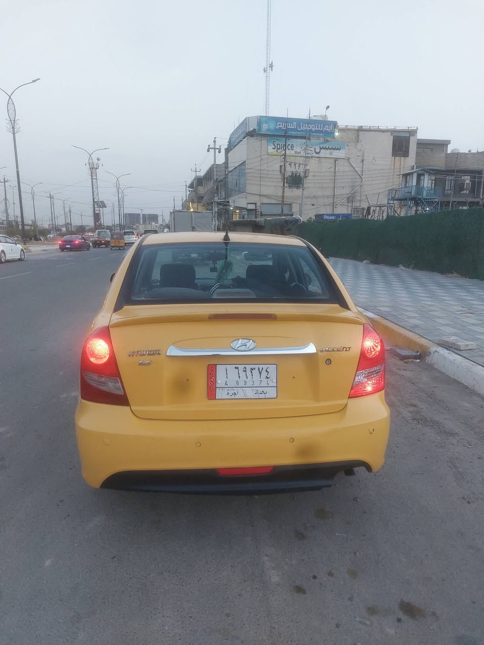 السلام عليكم اكسنت فيرنه رياضي  خليجي مكينه ١٦ 
سياره فول مواصفات  مكينه كير خير من الله 
بيها مكانات معجون  تخم تاير جديد صدر جديد 
مصفره هيه غرمات سنويه جديده 
مكاني بغداد السعر  ٨٥ بيها مجال قليل 
الاتصال ***********
