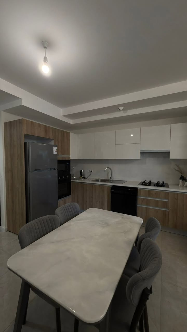 📍Empire Wing For Rent
📐94m
🛋️Furnished
🛏️1+1
〰️Floor 19
📞For More Info Call ***********
