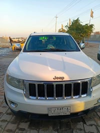 للبيع جيب لاريدو موديل 2012 بسمي تحويل ثاني يوم  لون ابيض مكفوله   مكي...