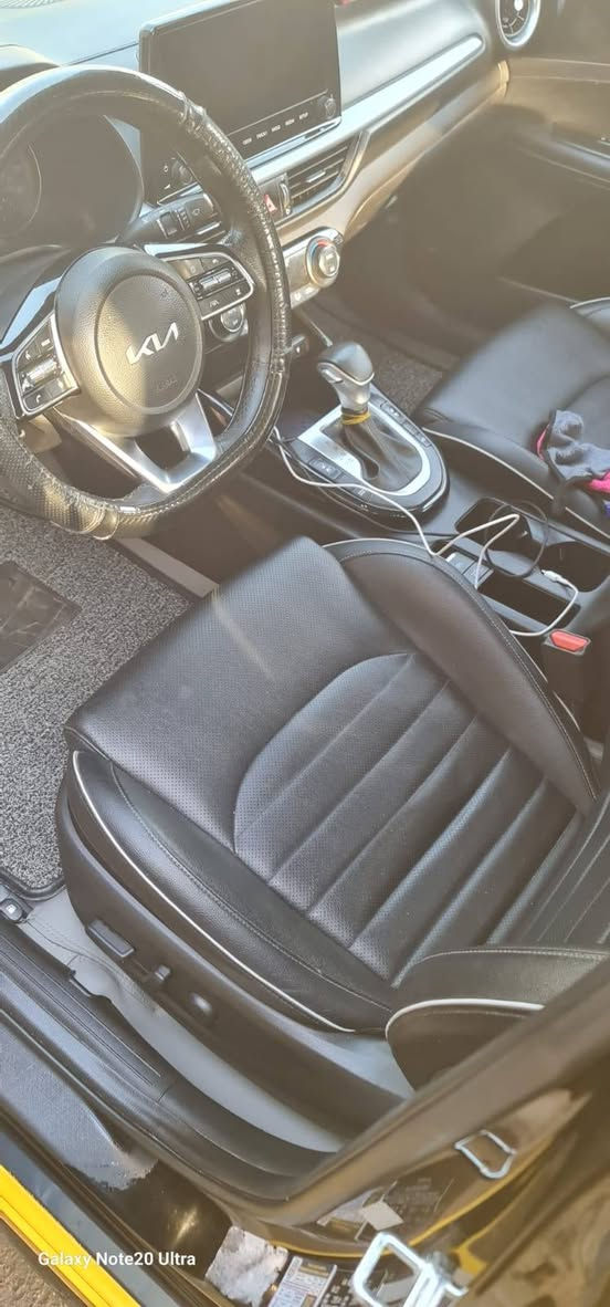 السلام عليكم رمضان مبارك عليكم وعظم الله لكم الأجر ... كيا فورتي ٢٣ جيتي لاين فول للأخير حادثها موضح بالصور بدون ارباك تبديل فقط قبق الصندوك مكاني البلديات رقمي ***********..  *********** بي واتساب سعرها ١٧٥ بيها مجال ماشيه ٥١ الف كل التفاصيل موضحه بالفديو مكفوله كير ومحرك وتبريد وصدر الحمد لله بعده على البلادي اخوان تشوفون سعرها غالي ومتعجبك اني بخدمتك ونسألكم الصلاة على محمد وآل محمد وتعجيل الفرج
