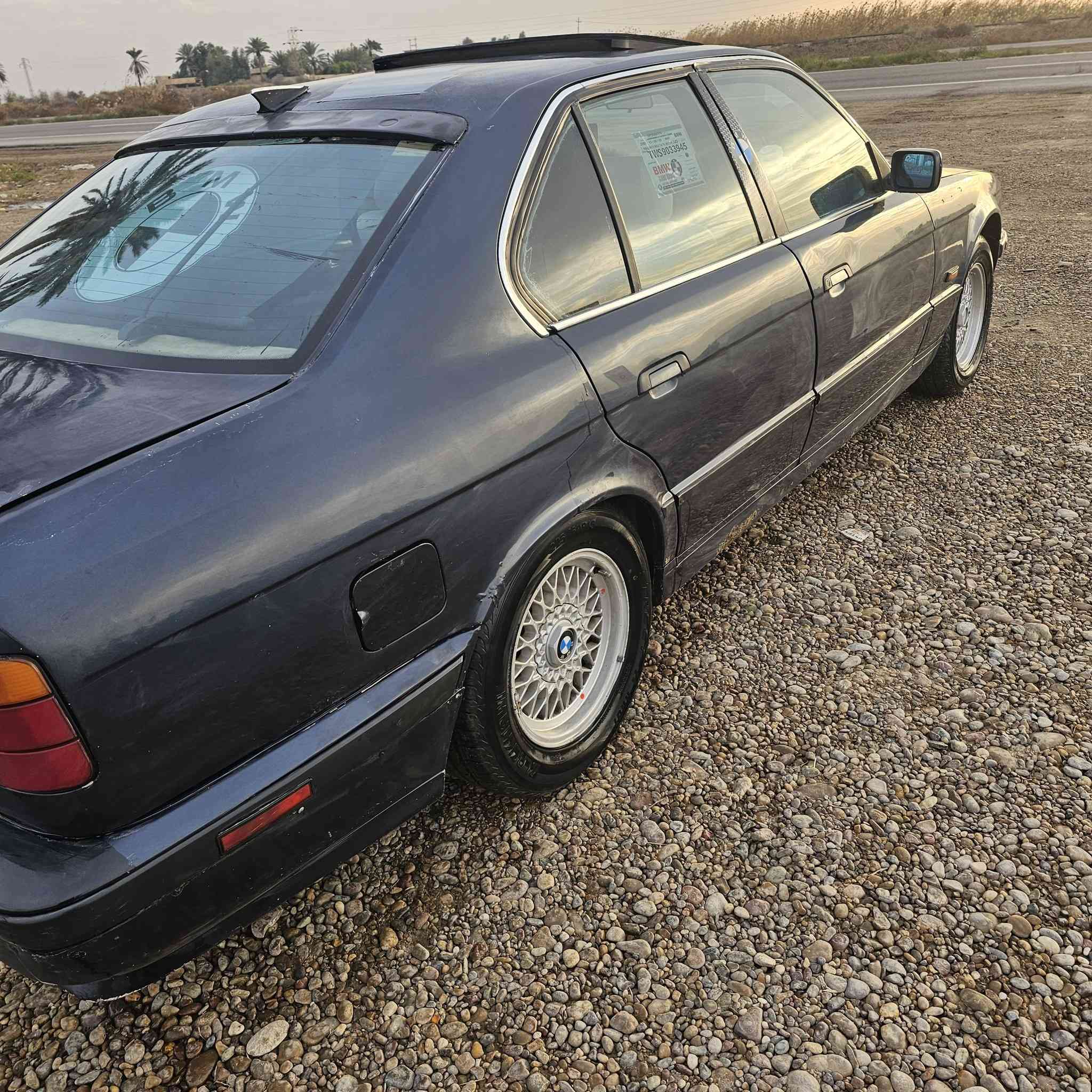 BMW مسكر حجم 530
محرك وكير 525 حاويه 
موديل ٩٣

طخم تايرات جديد سلايت رقم بغداد انكليزي وهزه جديده سياره باسمي حداده صدر جديده السعر ٥٨ وبيها مجال العنوان صلاح الدين الدجيل ***********
