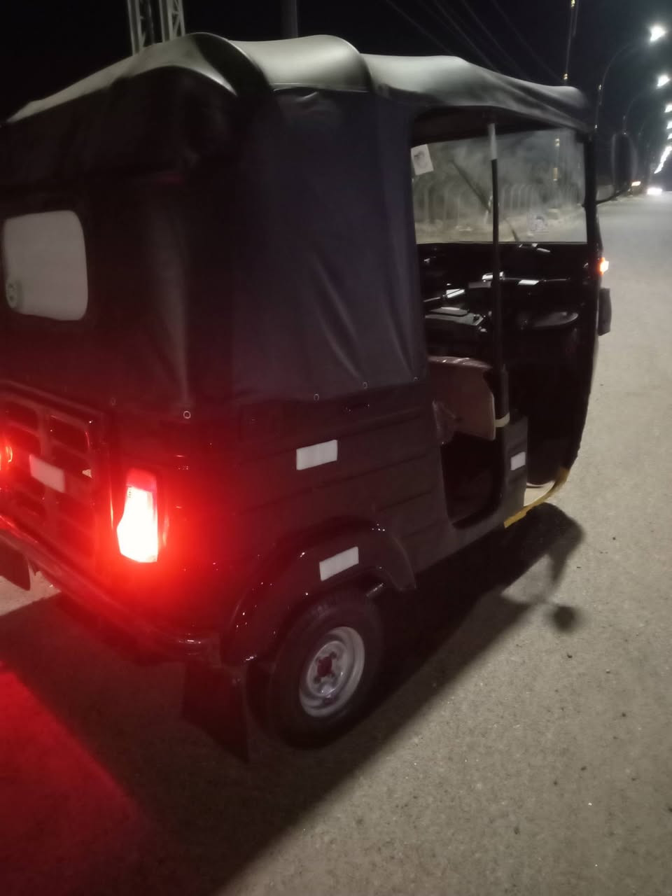 تكتك 17اوراق مو رقم اوراق المصطفى كاملات بسمي
تكتك معمره صبغ عام للجماليه مكفوله من الضربه قطرة خياس فوك وجوه ما بيها 

مكينه كير اكسل مكفولات 
بيها مكينه مال 20هستوها مصعديها مجفته شركه مفتوحه مره وحده 

كهربائيات كلها شغاله كابريتر جديد ضفاير امامي خلفي جديد
تخم تاير جديد جادر دوشمه كاعيات سبع قطع اوياله كله جديد تبدل دهن مال السحك وتتوكل ع الله سعرها (3700)

الشراي يخابر خاص ما جاوب *********** اقره التفاصيل يلا تخاير         مكاني (كربلاء السائرون)
