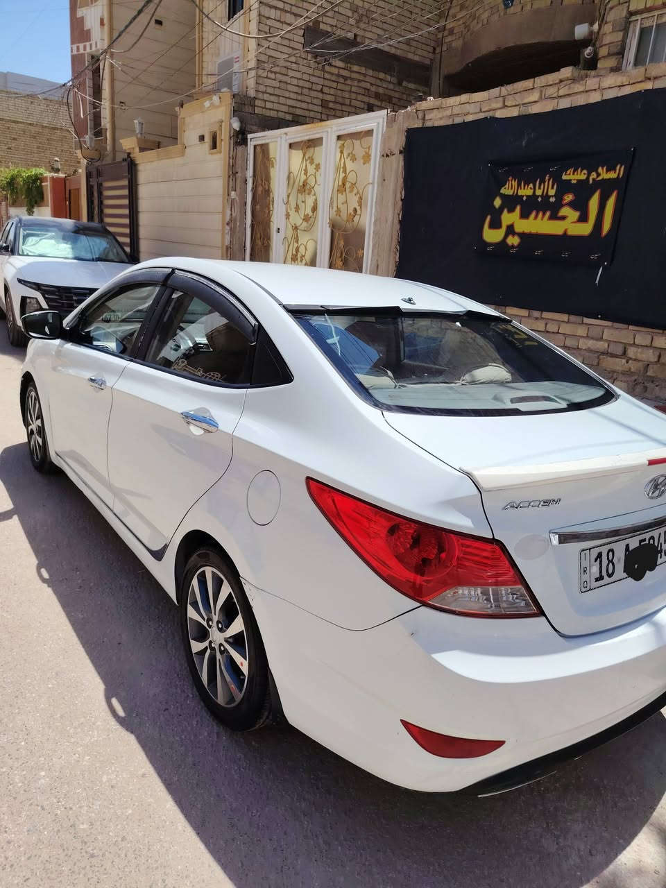 🚗للبيع: هيونداي أكسنت 2014 (فول مواصفات) 🚗
​السيارة بنظافة ممتازة، جاهزة من كلشي،رقمها بابل  وبإسمي تحويل مباشر .
​المحرك والكير: بحالة جيدة.
​التبريد: ثلج وما شاء الله عليه.
​الإضافات: فتحة سقف (سلايد) • شاشة • كاميرا • تحكم ستيرن كامل • إشارات بالمرايا • ويل كب بلادي.
​السيارة بيهه قطعة واحدة فقط (باب مفتوح).

​📍 مكان السيارة: النجف الأشرف
​💰 السعر المطلوب: 100 وبيها مجال بسيط للشراي 
​📞 للتواصل والاستفسار: [***********]

