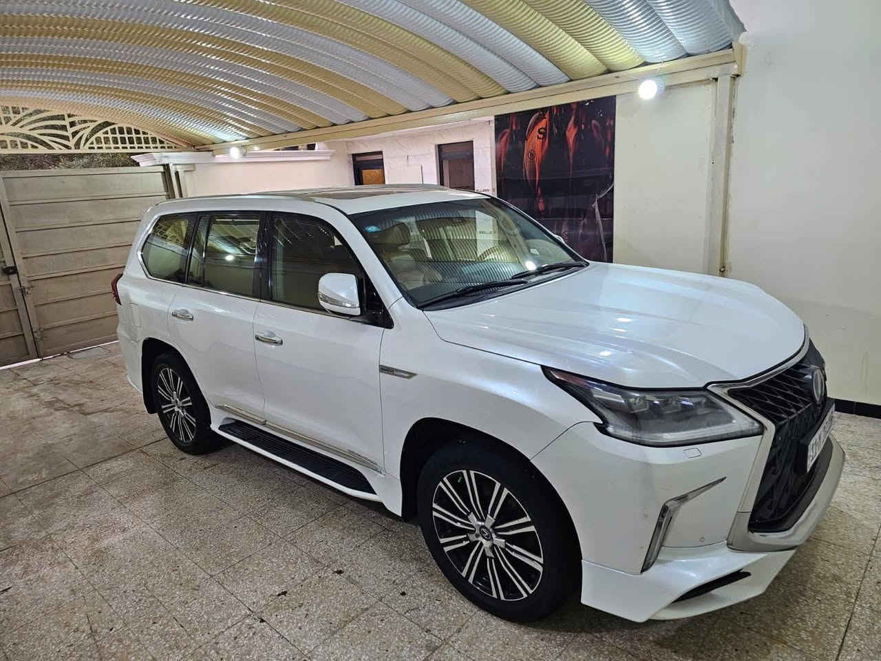 سلام عليكم عندي سياره البيع لكزز موديل 2019 رقم بغداد دولي جديده سياره وحلوه فول موصفات تحويل مباشر سياره بريم عنوان بغداد ولشراي يتصل على *********** السعر 625 وبيه مجال لطيبين
