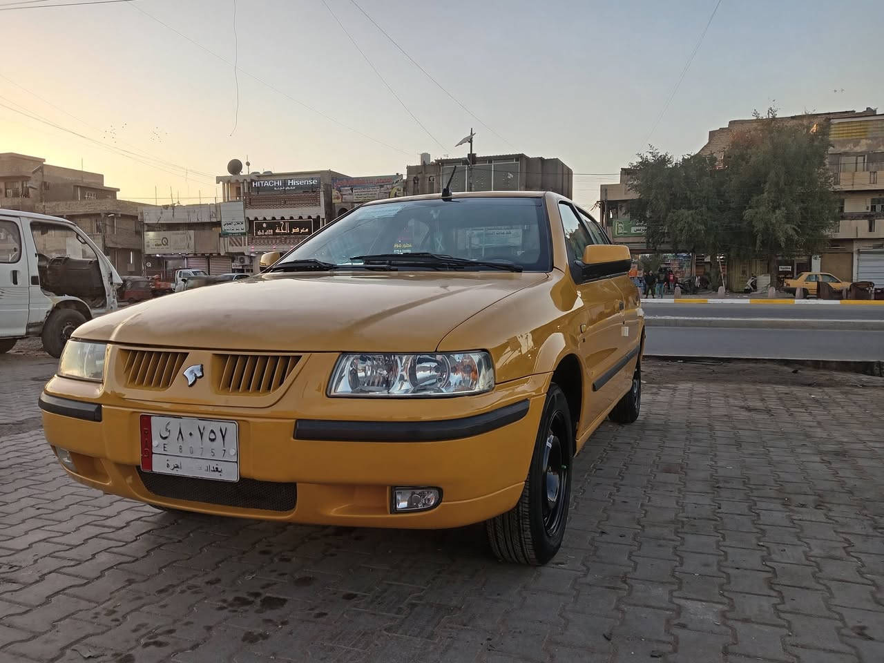 سلام عليكم لبيع موديل ٢٠١٢ سيارة مكفولة تخم تاير تبريد محرك وكير فرنسي مكفولآت بدون صبغ مدينة الصدر هاتف ***********.      53
