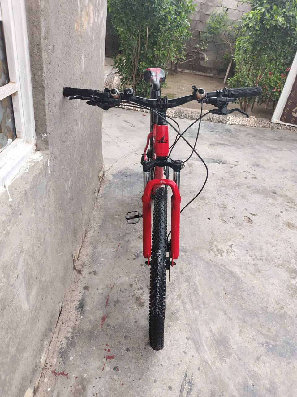 يالله سلام عليكم بايسكل جبلي الحجم 29 لبيع نصافة 100/90 مكاني بغداد المعامل سعر 95 بي مجال الي يريد يتصل على الرقم ***********
