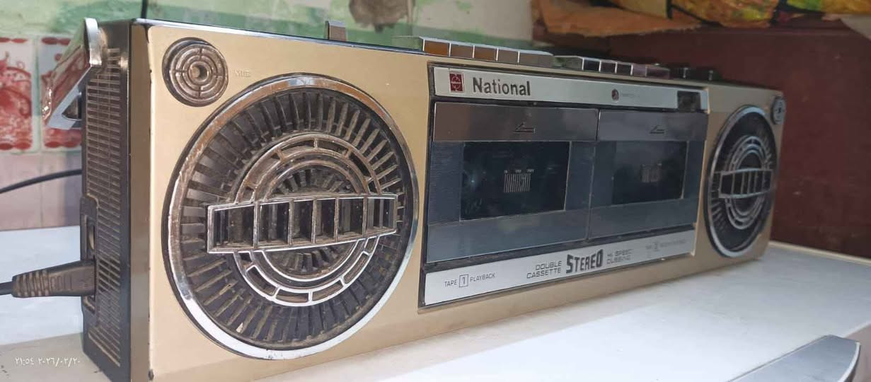 مسجل انتيكه شرط الفحص 
رقم هاتف اتصال أو مراسله واتساب ابو مصطفى *********** البصرة, العراق
