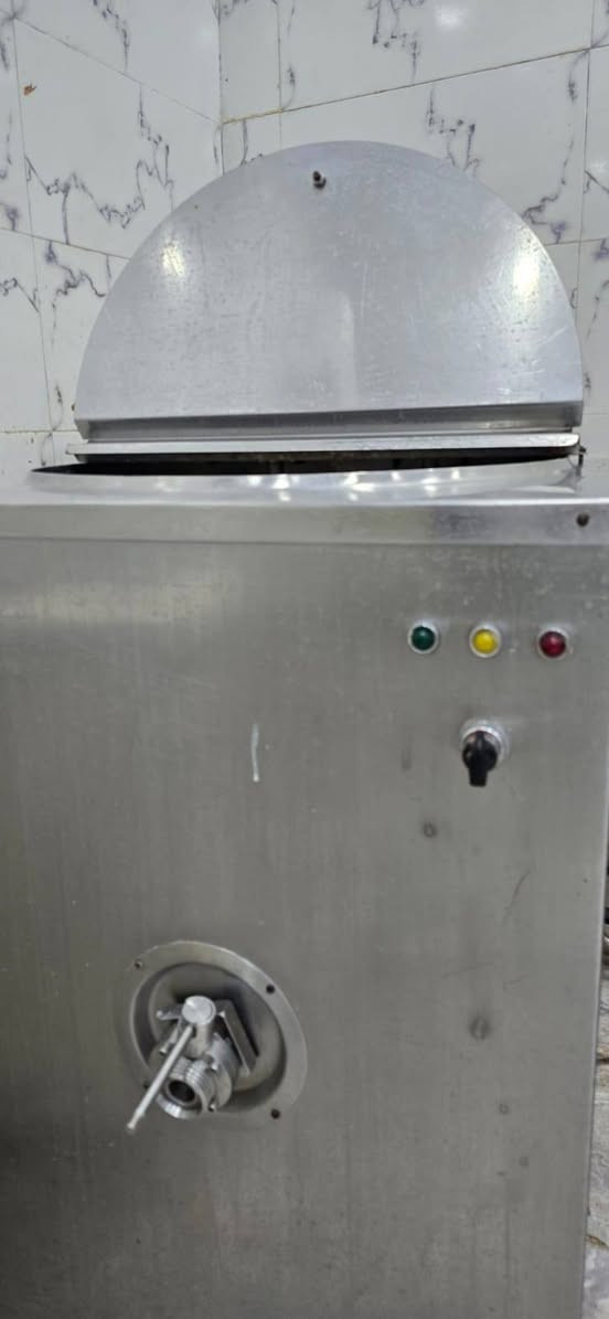 السلام عليكم
مكينة بسترة ايطالي للبيع 
(Dis fregomat )مكينة ديس ايطالي مع شلال للبيع 
العنوان كربلاء ، للتواصل 
***********
