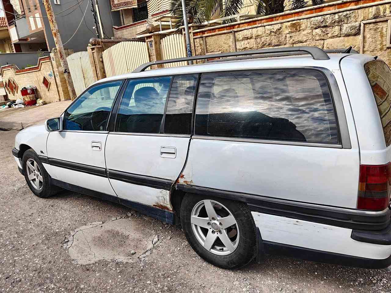 سيارة اومكا استيشن 1991
التفاصيل:
محرك 2000 
سيارة جاهزة شرط التحويل 
رقم ألماني 
للستفسار الاتصال:
***********

