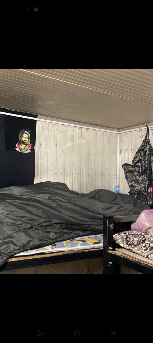 السلام عليكم كرفان 3*4
جهاز من كلشي وكاعدين بيه يعني ما متروك 
ارضيه قويه كلش قويه هيكل شلمان مو بليت قويه كلش 
السعر مليون وبيه مجال قليل عنواني بغداد القاهره 
 ***********
