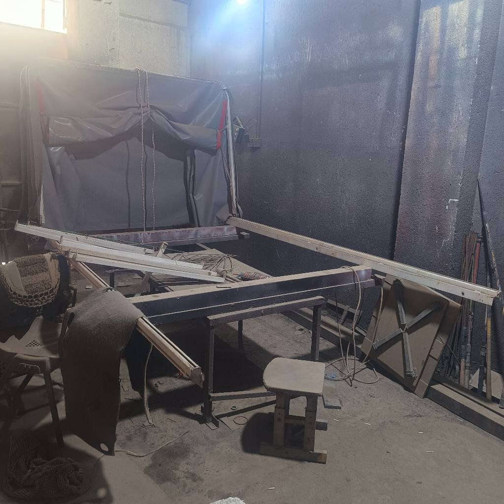 السلام عليكم 
الي يدور محجر سلايت مع الچادر للبنكو 2700او 3000شغل تفصال درجة اولى ويحتوي على سكه 3ملم ثقيل و12قاطع العنوان البصرة حمدان للاستفسار الاتصال على الرقم ***********وعندي مقطع فيديو الي يريد يراسلني واتساب البصرة, العراق
