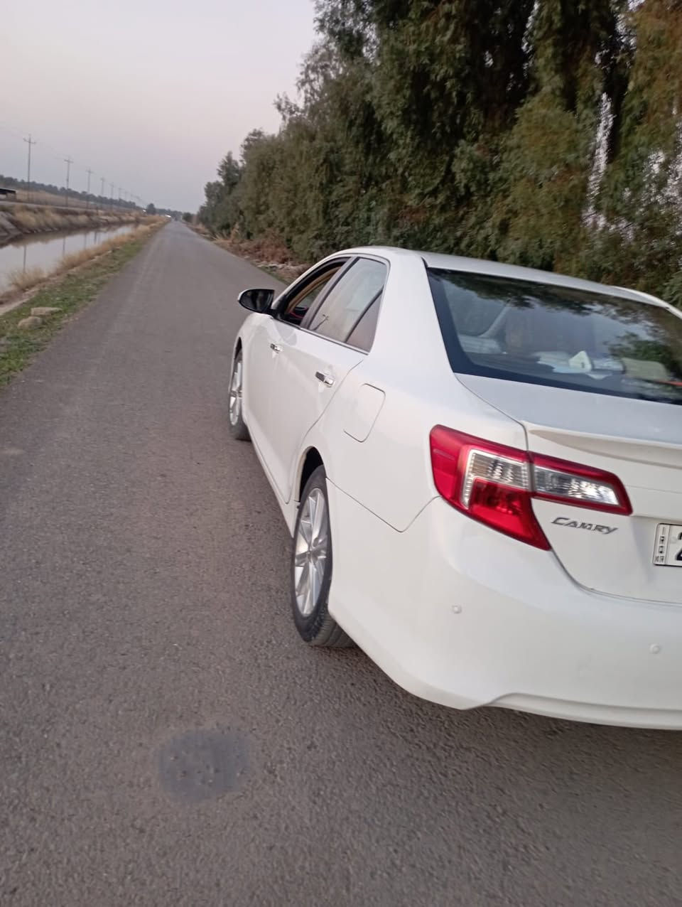 السلام عليكم للبيع كامري موديل 2013  نص فول ماشيه 134km السياره جديده بيهه باب مبدل اصلي بدون صبغ رقم جديد جاهزه مكينه كير كلهه بلادي شرط ممفتوح برغي صدر جديد مكان السياره بغداد 

للاستفسار ***********
