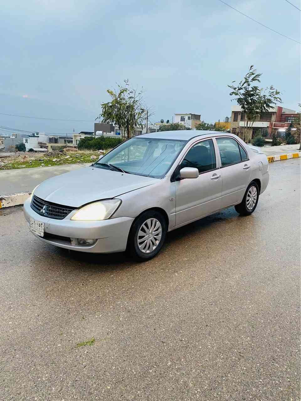 لانسەر مۆدیل ٢٠١١ گیر تۆماتیک مەکینە گەورە  گێڕو مەکینەی نەکراوەتۆ بەشەرت سەنەوی  عاج پلاسیکە بەشەرتی ئەوالیاتو حاسیبەو پاکانەش شاشەئایپاتو کامیوە تەبریت ساردووگەرم لەسەرسویج  بەشەرت بی دەعمولێدراو بێ ساردوشوخوت یجی پێوە نیەلۆکە هەموگیانی لەسەر شەریکەماوەتۆ  بەوشەرتە  جوار تایەی تازەی بۆبسراوە  یەک دینار مەسرفی تیانیە لە دەعامیوە  بۆ دەعامی بەشەرت ئەی فرۆشم سعری49 وەرەقە ***********.    *********** دار بنديهكان, السليمانية
