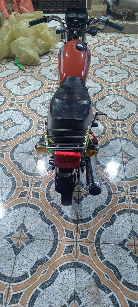 🚨 للبيع دراجة نارية 🚨
🔹 النوع: أرشا (إيراني)
🔹 الموديل: 2022
🔹 طالعة من الوكيل: 2024
🔹 الرقم: موجود
🔹 السنوية: موجودة
🔹 الحالة: ما ناقصها شي، شغل وتشغيل
🔹 الملاحظات: جاهزة للاستخدام بدون أي صرف
💰 السعر: 1,250,000
📉 قابل للتفاوض للجادين فقط
📍 العنوان: البصرة – أبي الخصيب
📱 واتساب: ***********
