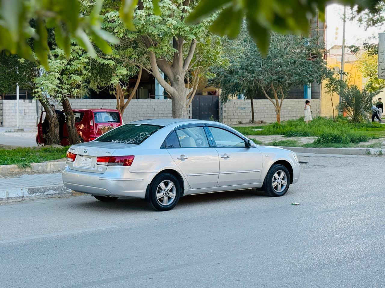 سوناته وارد كوري 2012 السعر 89 وبيها مجال الإستفسار ***********محرك 2000 دوش حداديه شادها جديده محرك و كير مكفولات بيها صبغ چاملغ وبنيد والباقي كفاله عامه تخم تاير جديد تبريد ثلج السياره جاهزه تحويل مباشر مكاني كربلاء
