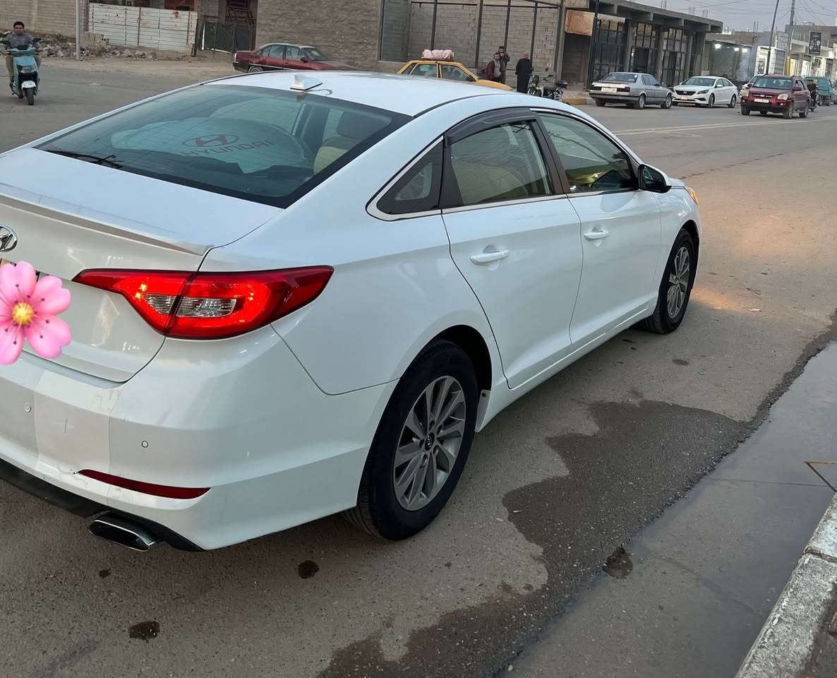 السلام عليكم
سوناتا 2017 وارد امريكي رقم انبار 

🚘سيارة كلين تايتل يعني بدون ضرر والسونار موجود مع الصور 
_اللون ابيض صدفي مميز 
_ضمان كير ومحرك GDI 
_تحكمات ستيرن جهتين 
_تحكم تبريد بيانو 
_ثلاث انضمه قياده ( ايكو - سبورت - نورمل ) 
_مانع انزلاق 
_داخل السياره صاج 
_تخم تاير جديد
_السيارة حرة بأسمي والتحويل ثاني يوم 

🚙السيارة احلى من الصور بهوايه تجي وتشوف و السعر ١٣٥ $ وبيه مجال حك جيتك 
📍#مكان السيارة الأنبار _ الخالدية 

للتواصل ***********
