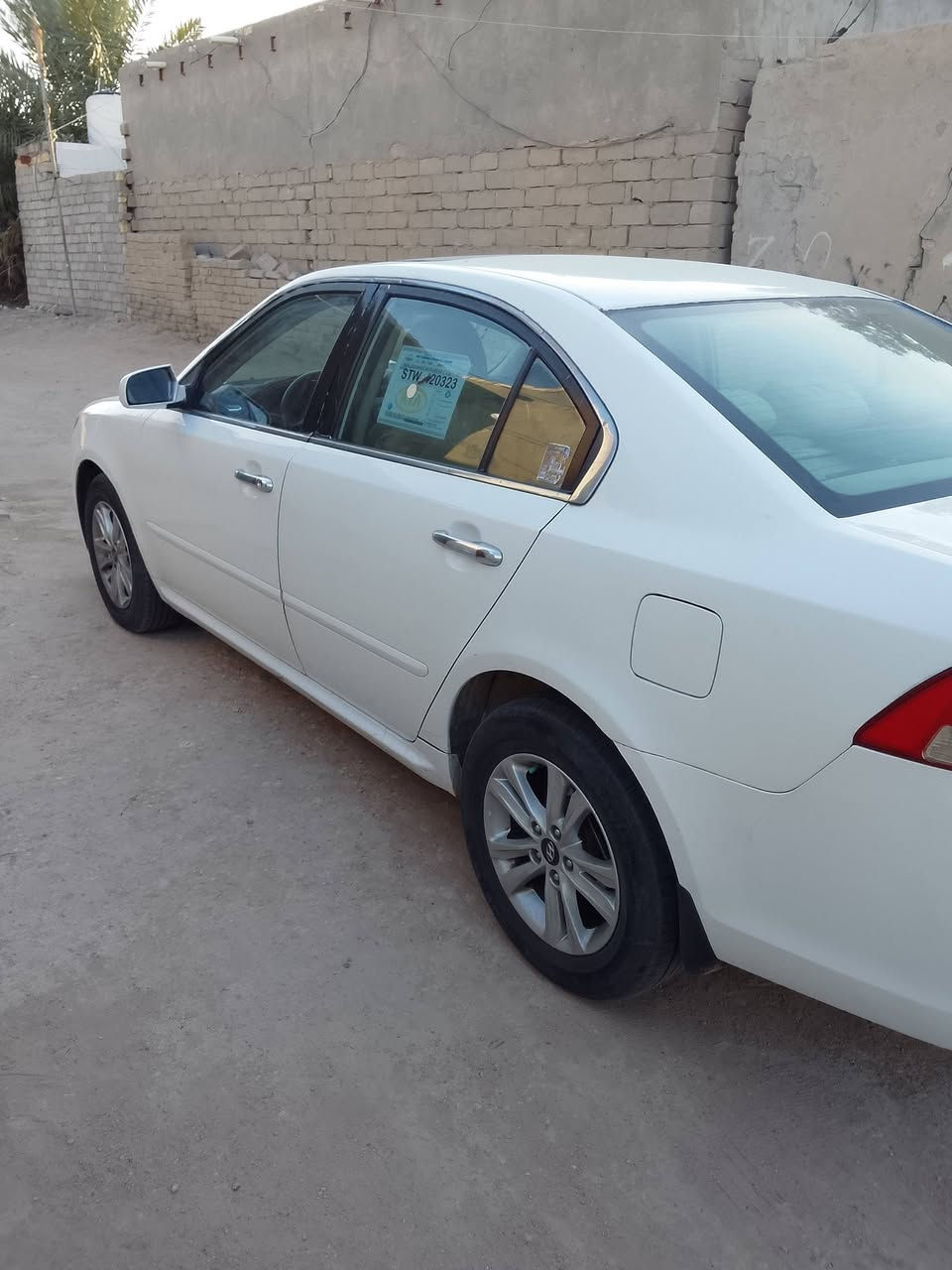 كيا اوبتيما 10خليجيه بسمي السياره
نكلبت بيدي ورجعته على وضع الشركه صبغته صبغ عام 

فتحت سقف السياره مكينه وكير كله جديد تبريد ثلج 

حداديه جاهزه تايرات جدد كامله السياره ***********
رقم السيارة واسط
السعر 90. وبيه مجال
