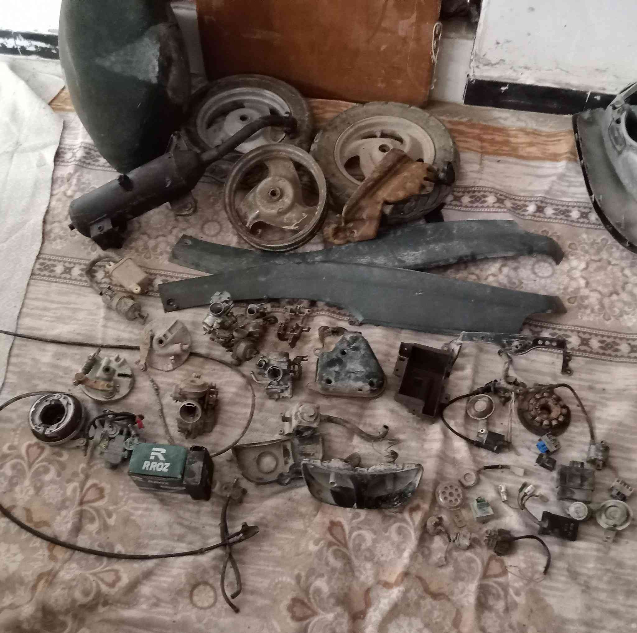 سلام عليكم غراض تفصيخ وجبه جديده
(زعره + فراشه) 

الفراشه: 
شاصي كفاله
سواد 
ضفيره 
دشبول 
تايرات امامي خلفي هوه ويل 
كتفات
حاضنه 
 كشن 
كابريتر +صالنصه بلاد 

الزعره: 
مكينه 
كلجات 
سواد كامل
كفرات كامله
شاصي خطين مكفول من شخط 
دشبول 
سوبايا
تايرات امامي وخلفي
دبه دهن + تانكي بانزين 
 عقل +كويل +ملف ماكنيت + ضفيره
كتفات شحن + هورنات 
شوته +كابريتر 

بعد هواي شغلات شتريد موجود 

مكاني ديوانيه حي جامعه 
متواجد خاص.


**إذا كنت صاحب هذا الإعلان وتريد حذفه لأي سبب، رجاءا أرسل رسالة إلى الدعم الفني**