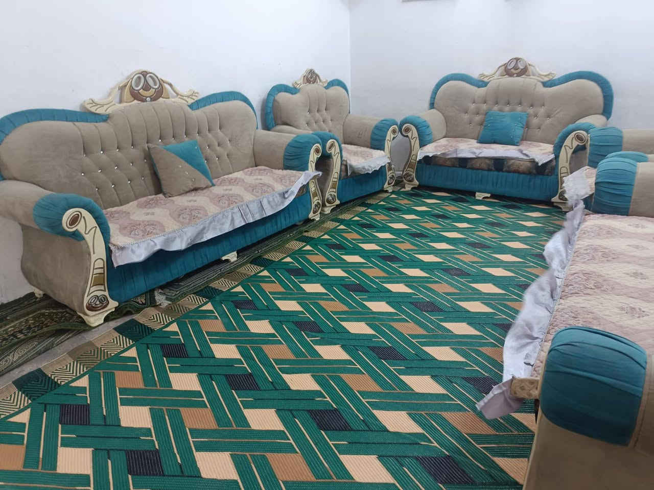 تخم 10مقاعد تركي ملكي تسكام وقوي ثكيل تكمه جديد كلش اي ضررمابي نضيف جد شرط النظافه والقوه سعره 350يوجد توصيل داخل كربلاء ***********
