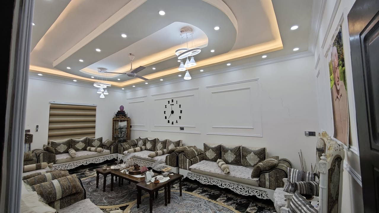 بيت للبيع مع الاثاث موقع البيت التنومه شط العرب البراجعه المساحه 200 طابقين يحتوي على 6غرف تفاصيل اكثر تواصل على الرقم ***********
