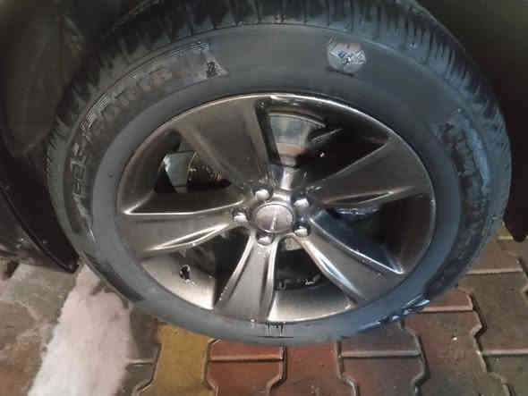 سلام عليكم ويل حجم ١٨ مال جارجر موديل ١٥ وفوك مراوس بويل خليجي الويل الي عندي لا عواج ولا تصليح اصلي مراوس بويل خليجي الي عنده يجي خاص عنوان ميسان رقم ***********
