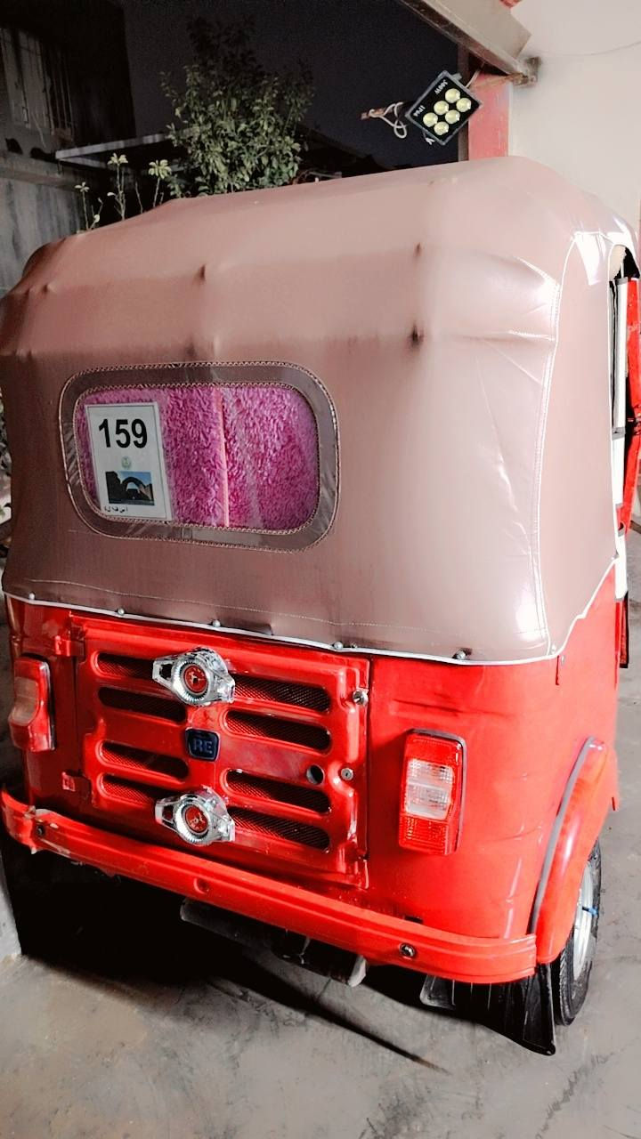 يوجد تكتك موديل 2017 كاملة  اوراق تحويل ثاني يوم مكان المدائن،***********
