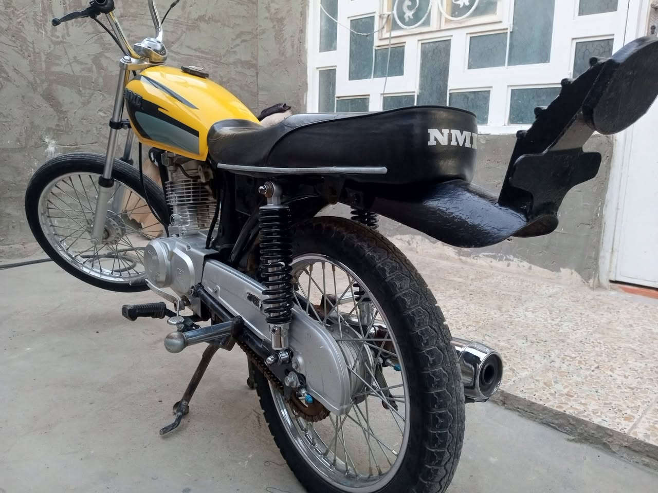 سلام عليكم 
دراجه نامه امتياز موديل 23 أوراق اصولي ماشي بلمعامله وگمرگهه مدفوع يعني كبل ترقم السعر 850 وبيهه مجال 

***********
