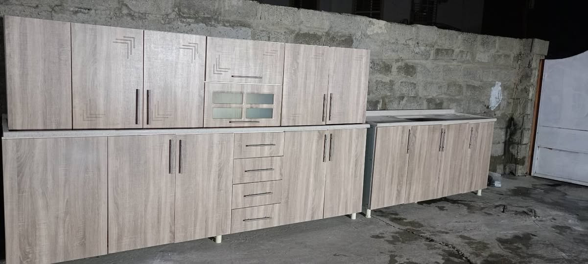 كةونتةر دةركاي دارة ناوي ىةلةمليؤمة  قياسي سةرو بن 3مةتر. مةخسةلة مةترو نيو  لة هةولىر  جؤكةرة  كى ويستي نامة بنىرى يان بةيوةندي بكات ***********
