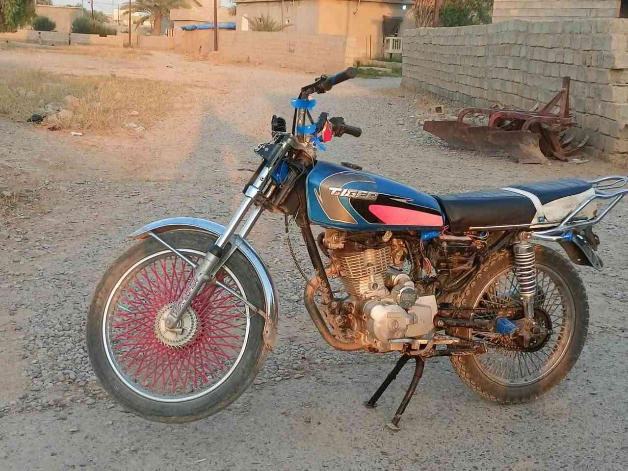 السلام عليكم موطور سافان خمسه گير فول نشاط لاصرف ولا بخار اوياله جدد كابريته جديده كهربائياته كله شغاله سعر 220وبي مجال 
للستفسار ***********

