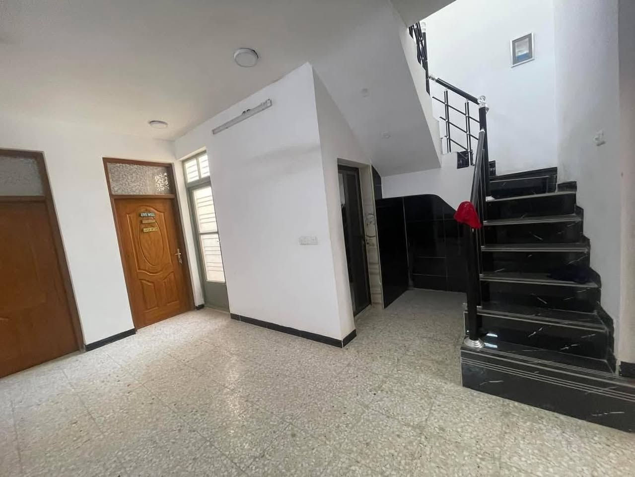 للبيع الدوره حي الطابقين منطقة المعدات
150 متر 
***********
***********
