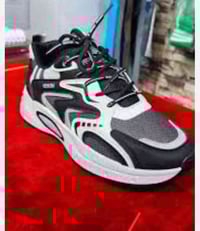 أحذية وملابس • الكفاءات العبيدي • بالات أوربية