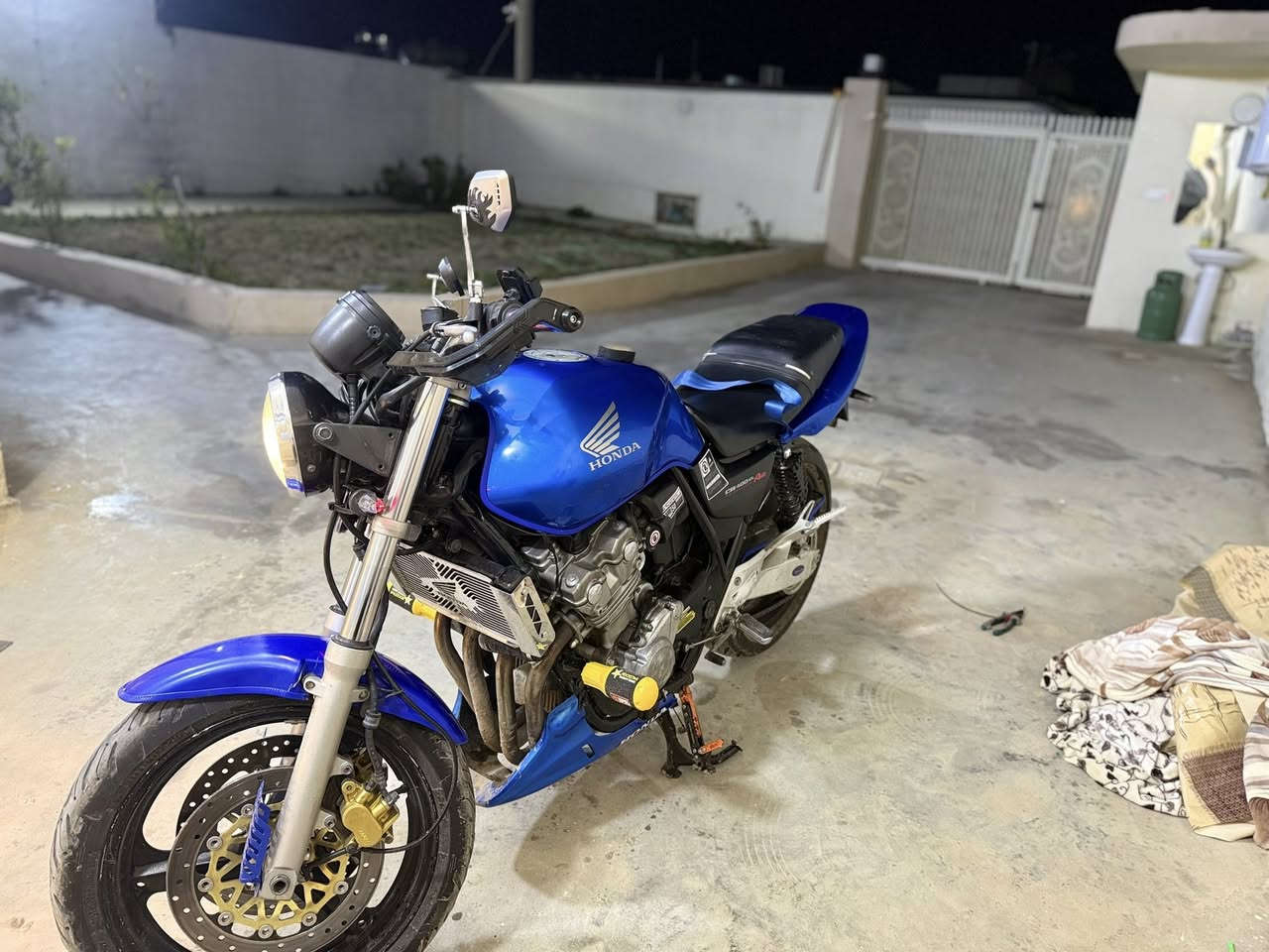 25🔒 400cb 2011.  ***********📦📞
