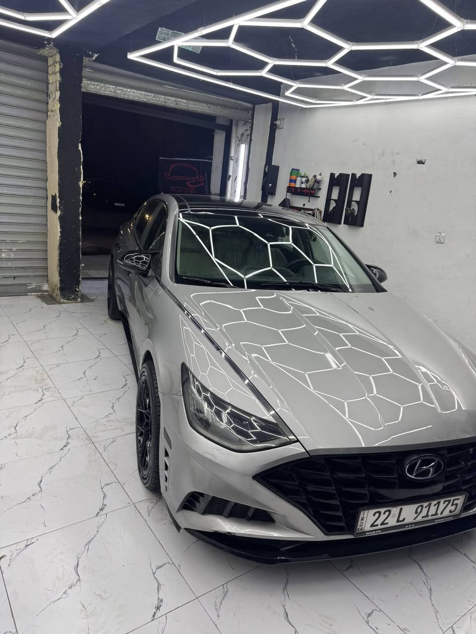 سوناتا 2022 رقم اربيل بأسمي 
سلفر سقف اسود بانوراما  
‏sel plus بجم كبس 
محرك 2500
ويل امريكا حجم 18 
فول مواصفات 
بانوراما 
تشغيل عن بعد
بصمة تشغيل + ابواب 
تحديد مسار 
كير دكمة 
اوتو هولد 
مود درايف
نقط عمياء جانبية 
قيادة ذاتية ومانع تصادم 
شاحن واير ليس 
شاشة كبيرة تدعم الكار بلي واندرويد
داخل ابيض ملكي 
رادارات اماميه خلفيه جانبيه 
عليهه كت كامل من امريكا 
ويل كب جديد رياضي 
تخم تاير جديد 
لدات اماميه خلفيه 
انارة داخلية 7 الوان 
تبريد ثلج خلفي امامي 
فول تحكمات 
سايد بريك دكمه 
حادثهه حلو فقط باب وجاملغ خلفي 
راجعات نفسهن ايرباكات سليمه
حمام جديد كامل 
بولش ونانو جديد 
مكان السيارة بغداد 
السعر / 177وبيهه مجال قليل 
متواجد ايضاً واتس اب وماسنجر 
رقم الهاتف /***********
